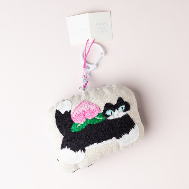 < Aikoberry > 刺繡キーホルダー - もも