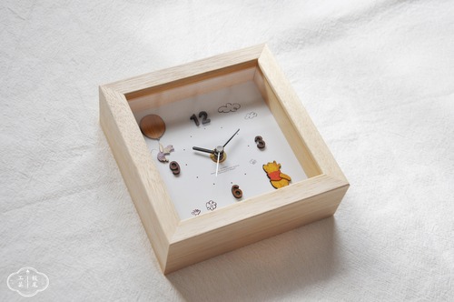 DISNEY wood parts clock  pooh .　　ディズニー　置き・掛け時計　　１２時までのご注文で最短翌日お届け