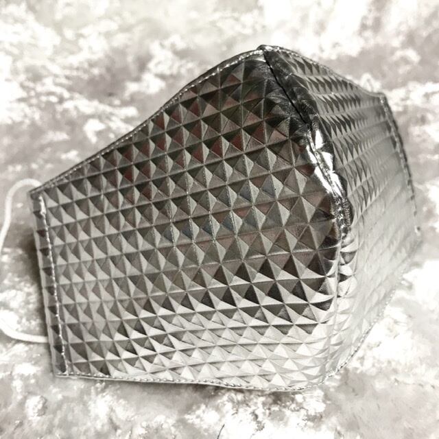 ピラミッドマスク シルバー