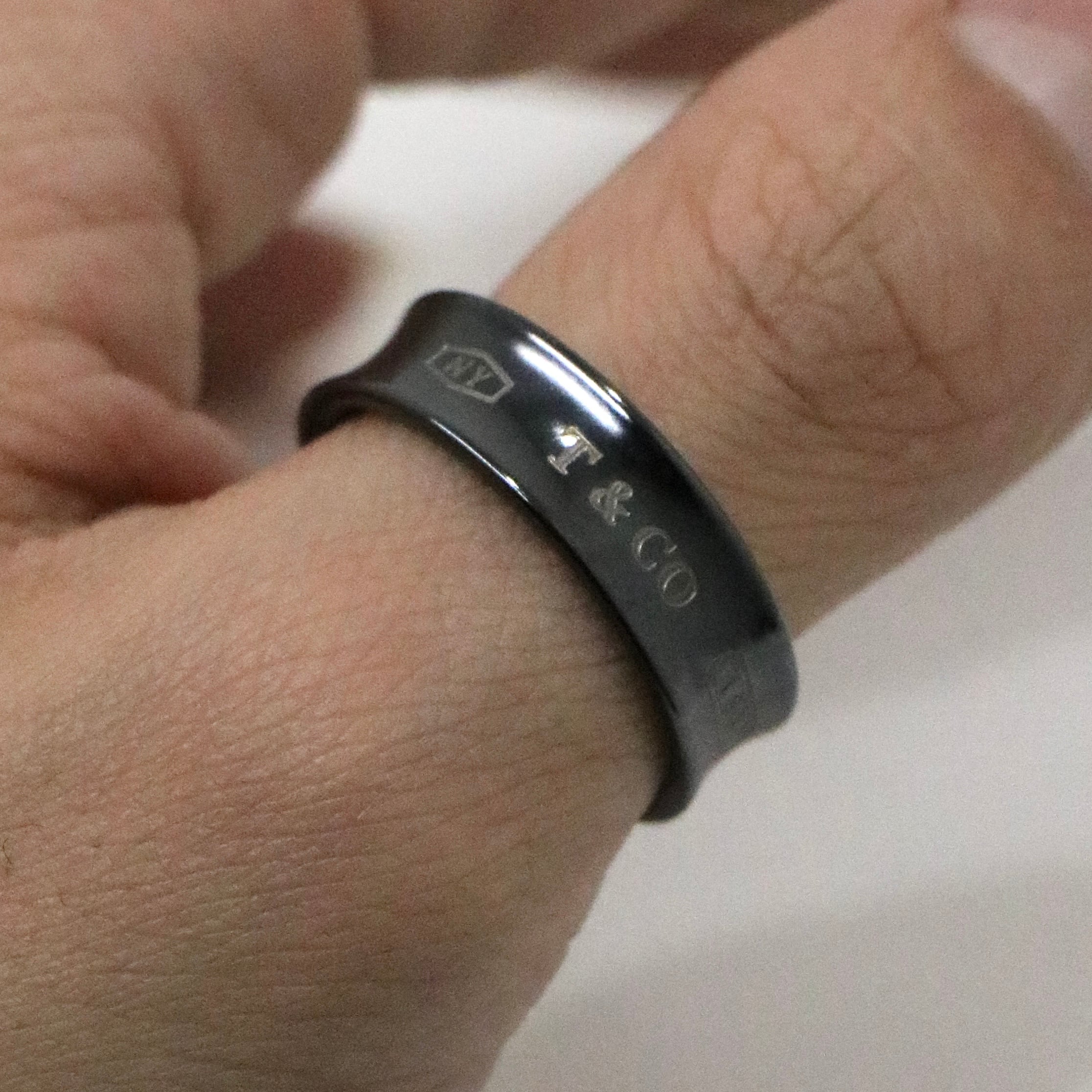 Tiffany&Co. 約25号 1837 ナロー リング ブラックチタン ティファニー