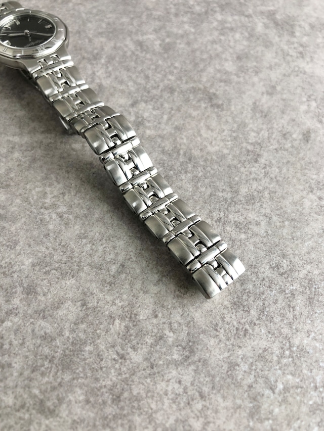 Yves Saint Laurent イヴ・サンローラン 腕時計 シルバー×ブラック ロゴ ステンレススチール クウォーツ 9616-H18636 gzdk85