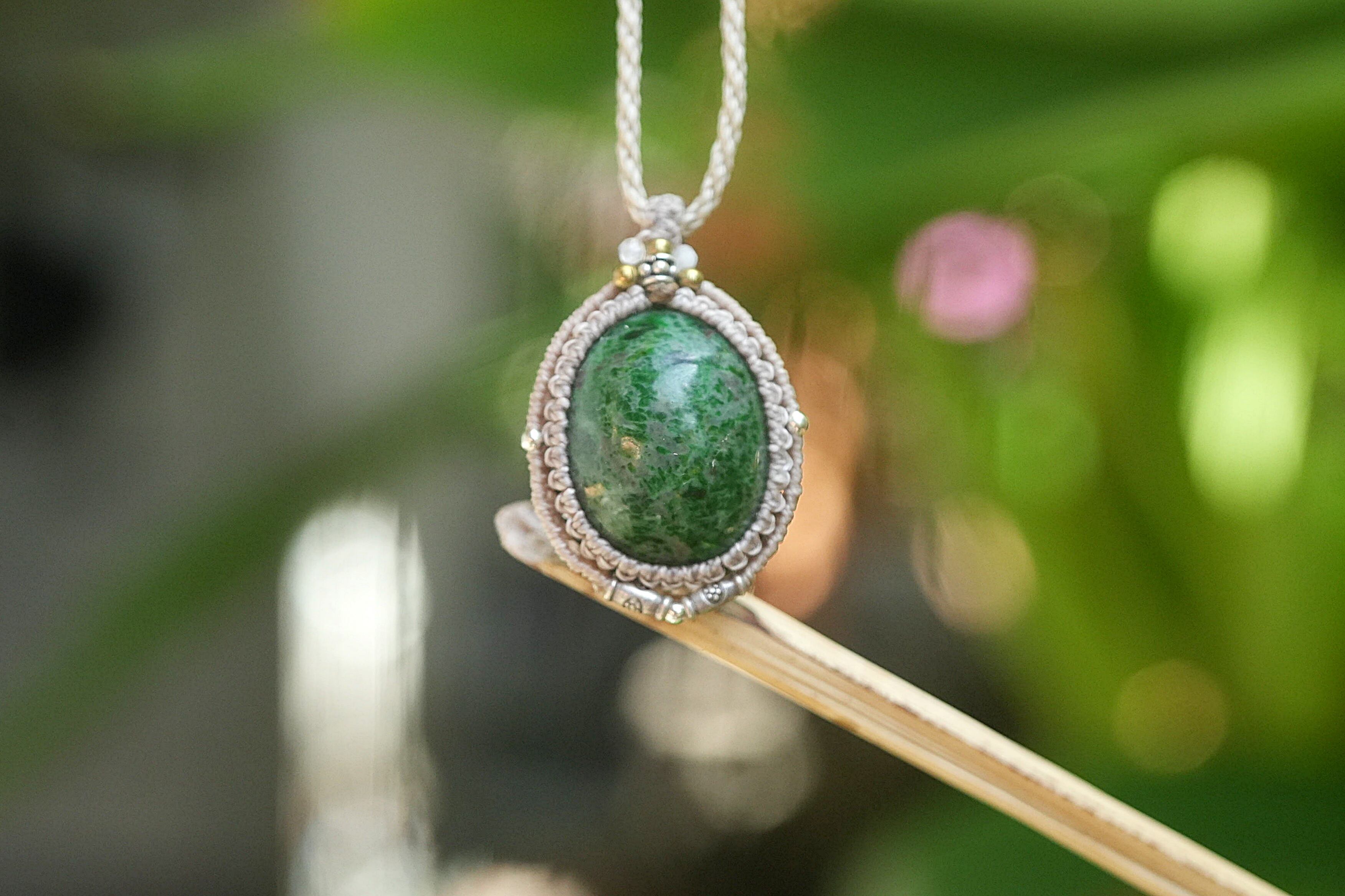 幻のプックリ☆マウシッシ翡翠☆Jede☆ネックレス 1575 | Funky garuda