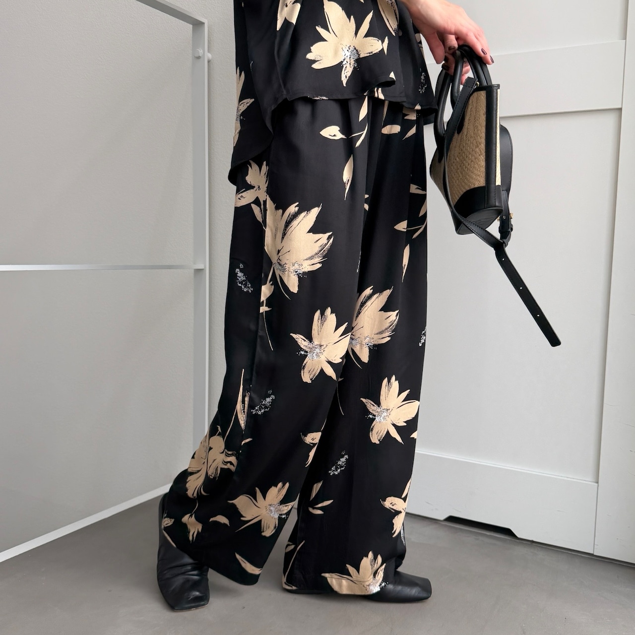 【受注予約：5月下旬入荷予定】柄マットサテンイージーPT/ブラック