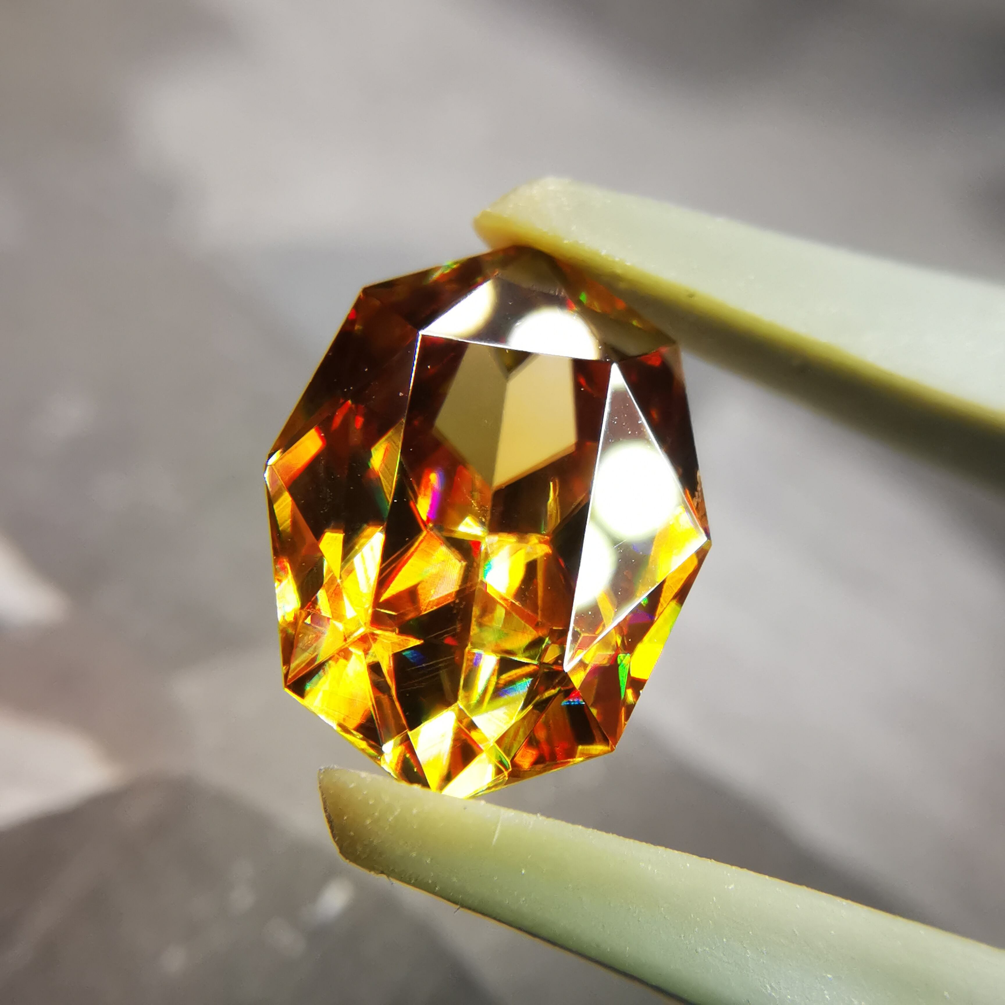 【天然スフェーン】4mm スフェーン | Tam＆Tam Gem