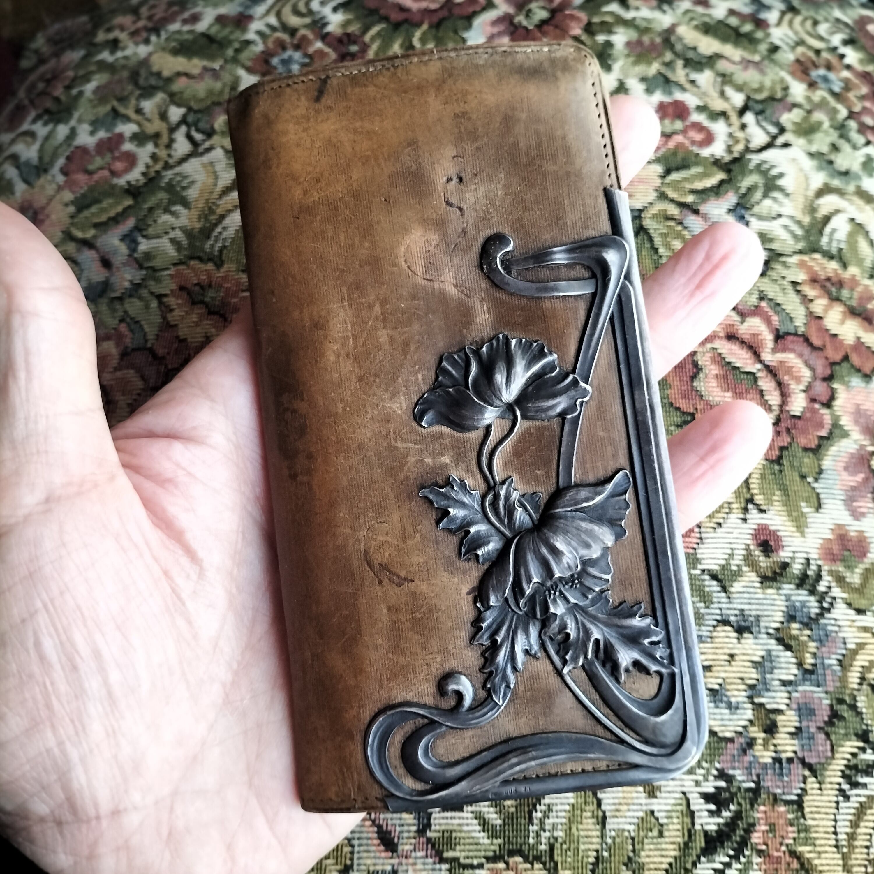 Antique Art Nouveau Leather Wallet | Antico