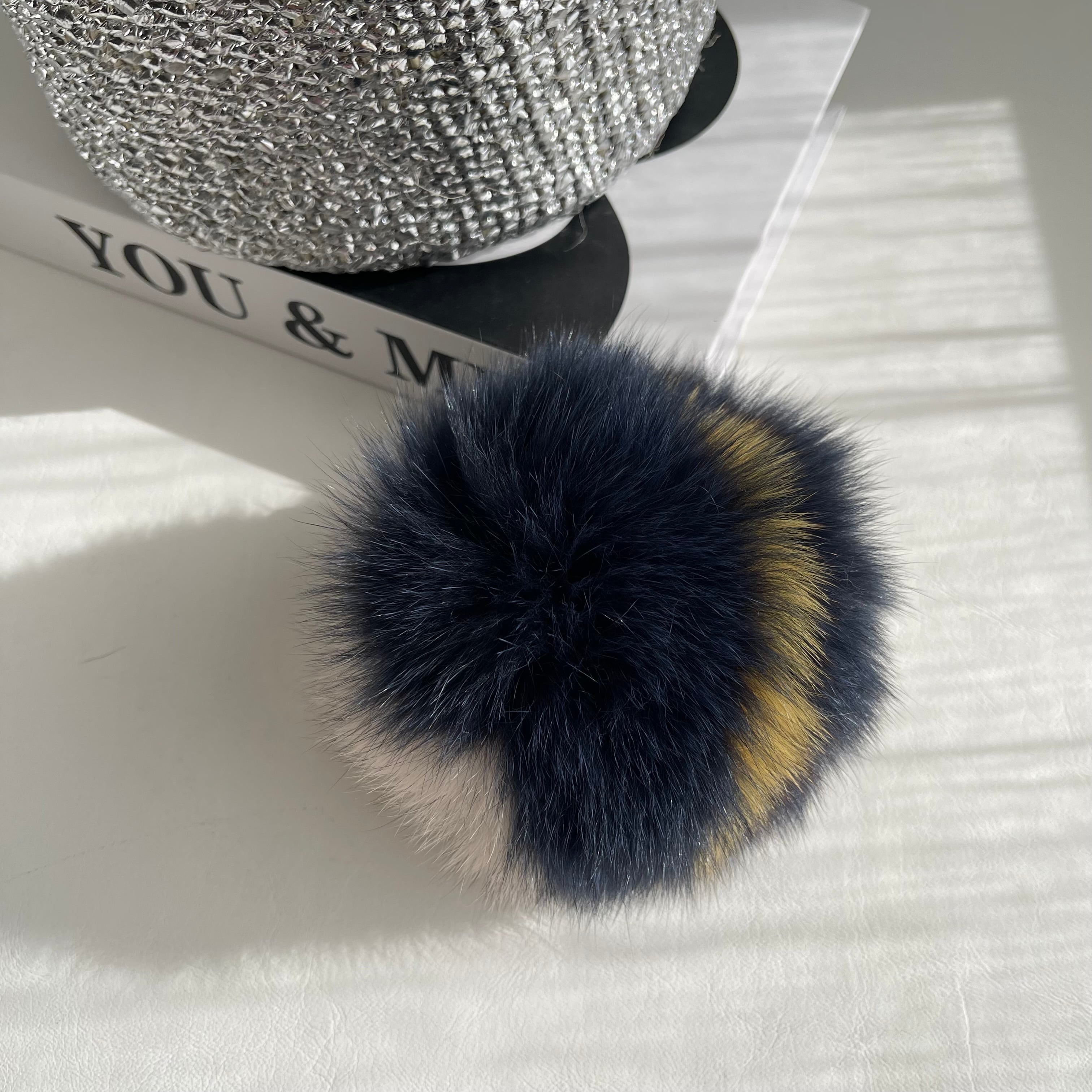 限定即納 】OVAL Shoulder Strap Kago-Bag & BIG FUR / navy beige x