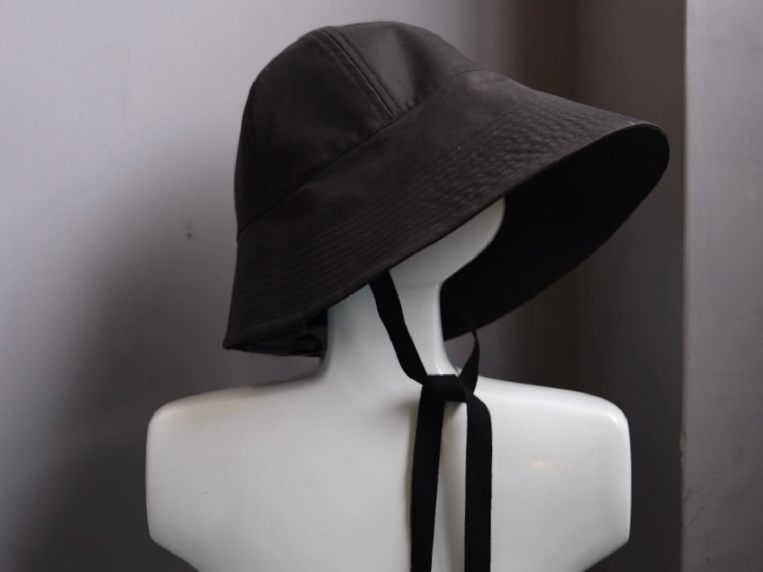 TENNE HANDCRAFTED MODERN 