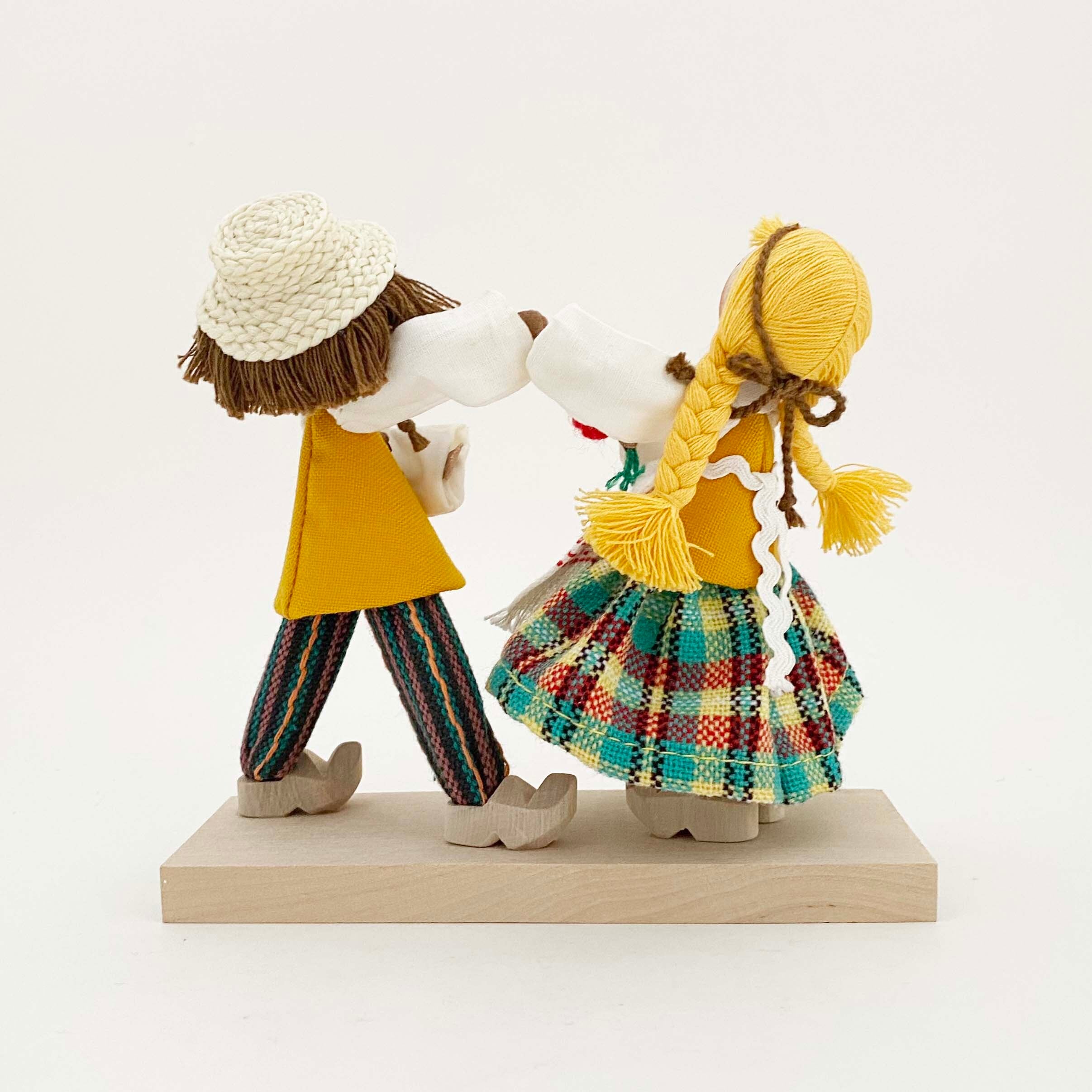 リトアニアの民族人形 ANDO製ヴィンテージ(ペア木ぐつ)