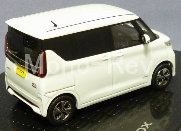 京商1/43 日産 ルークス ハイウェイスター (BA1) パール白 日産