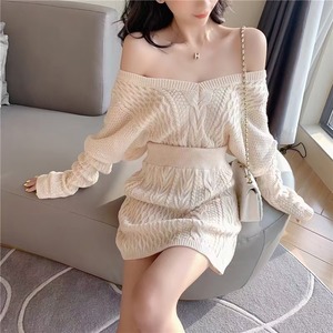 オフショルダーニット＋スカート　ニットセットアップ　AJ4Z4039-888
