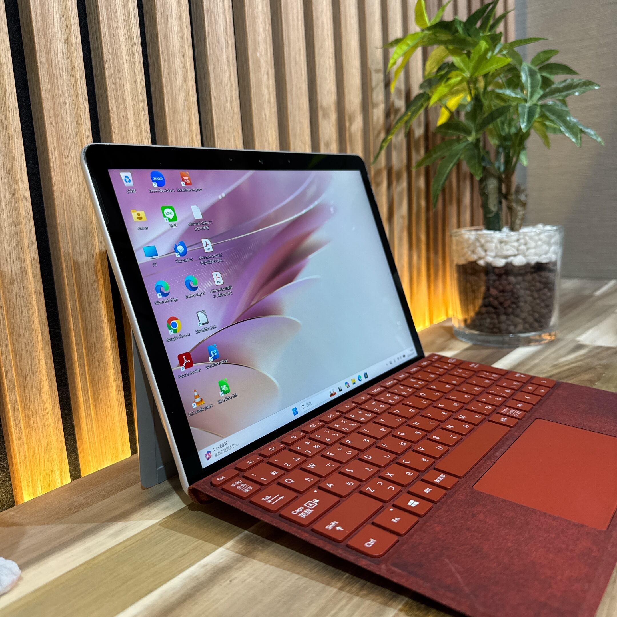 公式ショップ限定価格❣️/ 希少レッド《2in1モデル》Surface Go 2