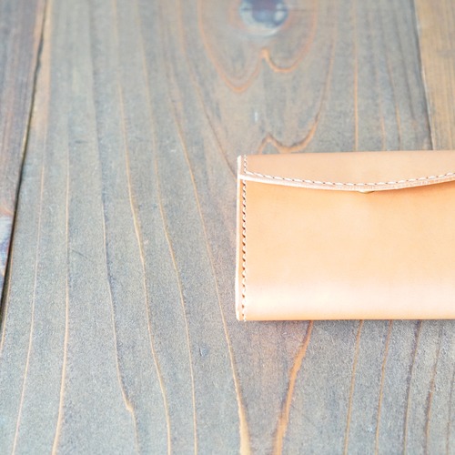 イタリアンオイルレザーを使った手縫いの小さな財布その２(生成り)