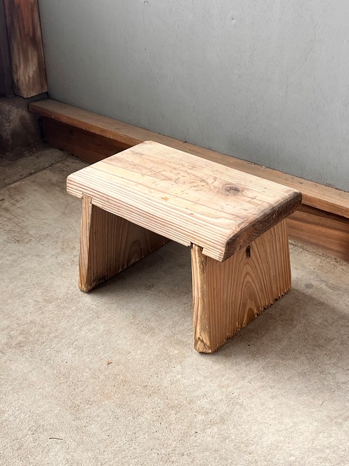 お風呂の古い椅子2