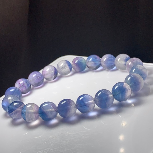 08.色合いがとても可愛いグラデーションバイカラーフローライトブレスレット