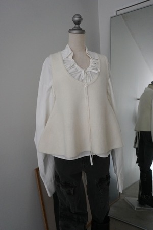 ANGORA BLEND FLARE KNIT VEST　(WHITE) 2509-43-136