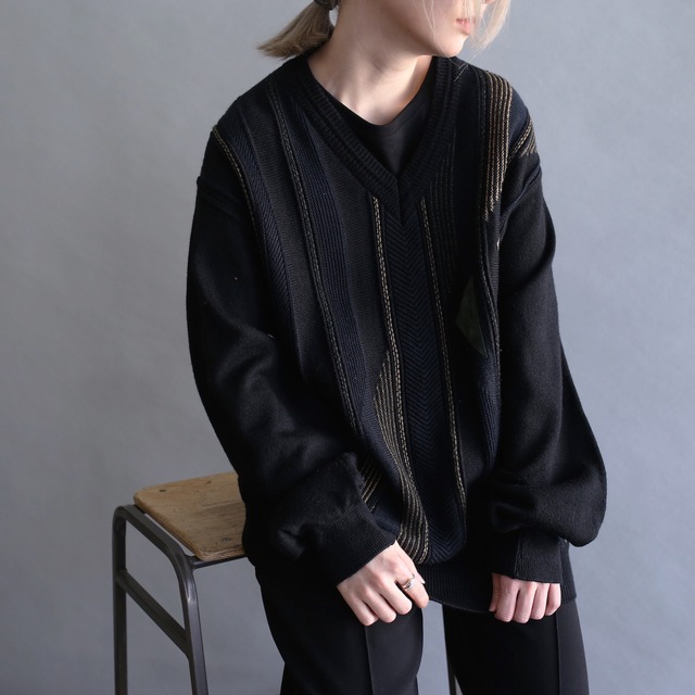 patchwork and 3D line design loose v-neck sweater