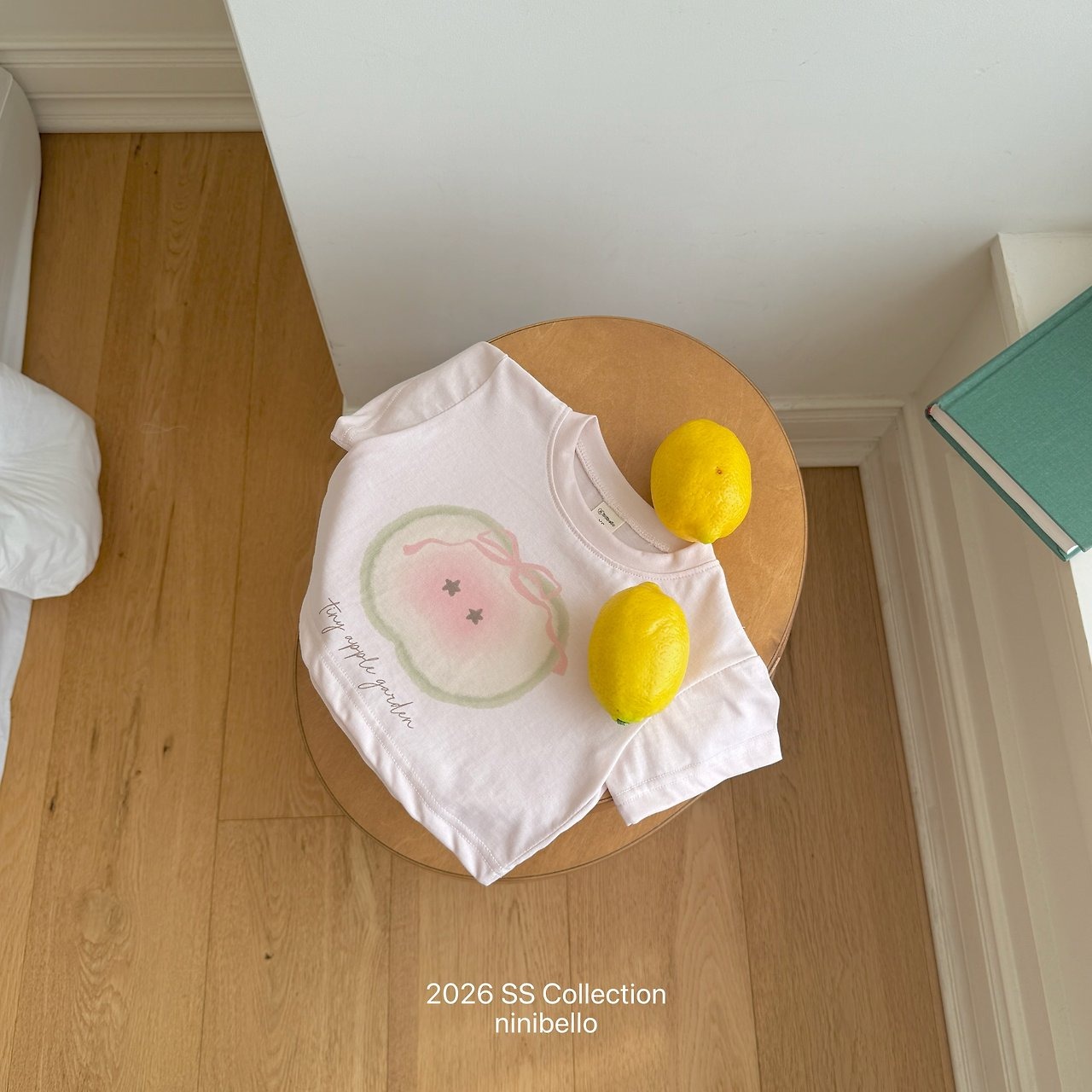 [ninibello] Apple Pony Crop Tee / [니니벨로] 애플포니크롭티