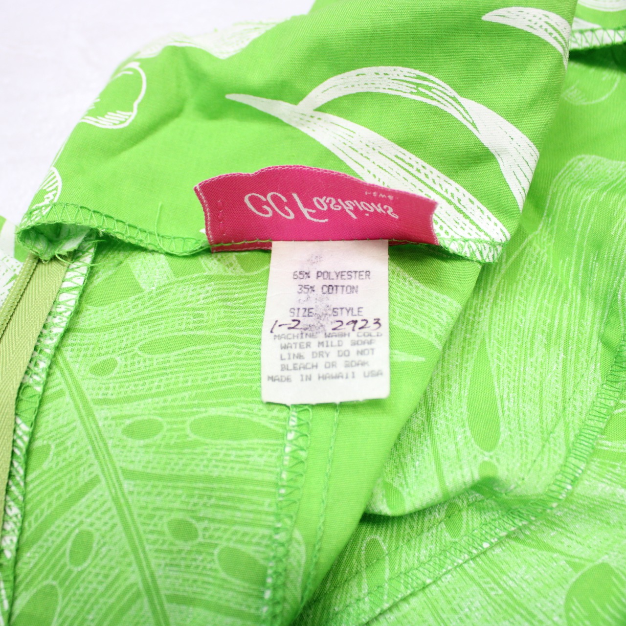 【美品 ハワイ製 フラダンス衣装】ライトグリーン CC Fashions ワンピース ドレス 黄緑 マイレ柄 モンステラ柄 ホワイト 白 花