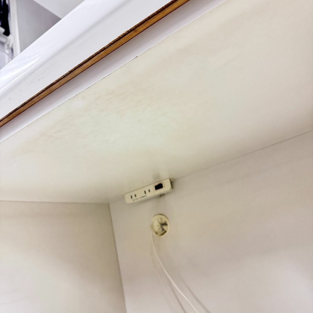 24807 2枚ガラス扉キッチンボード幅140㎝ソフトクローズ 松田家具