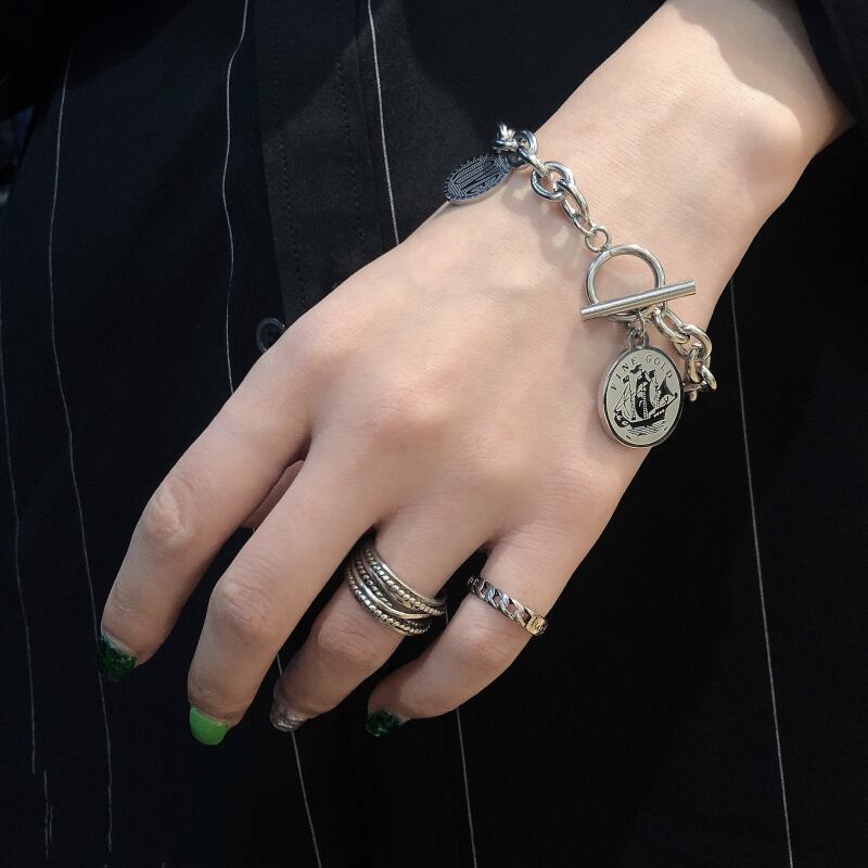 【AEKKI】Crown Donna Bracelet_Black〜ブレスレット★韓国発 送料無料】KOREA スタンダードブレスレット ダークチェーン