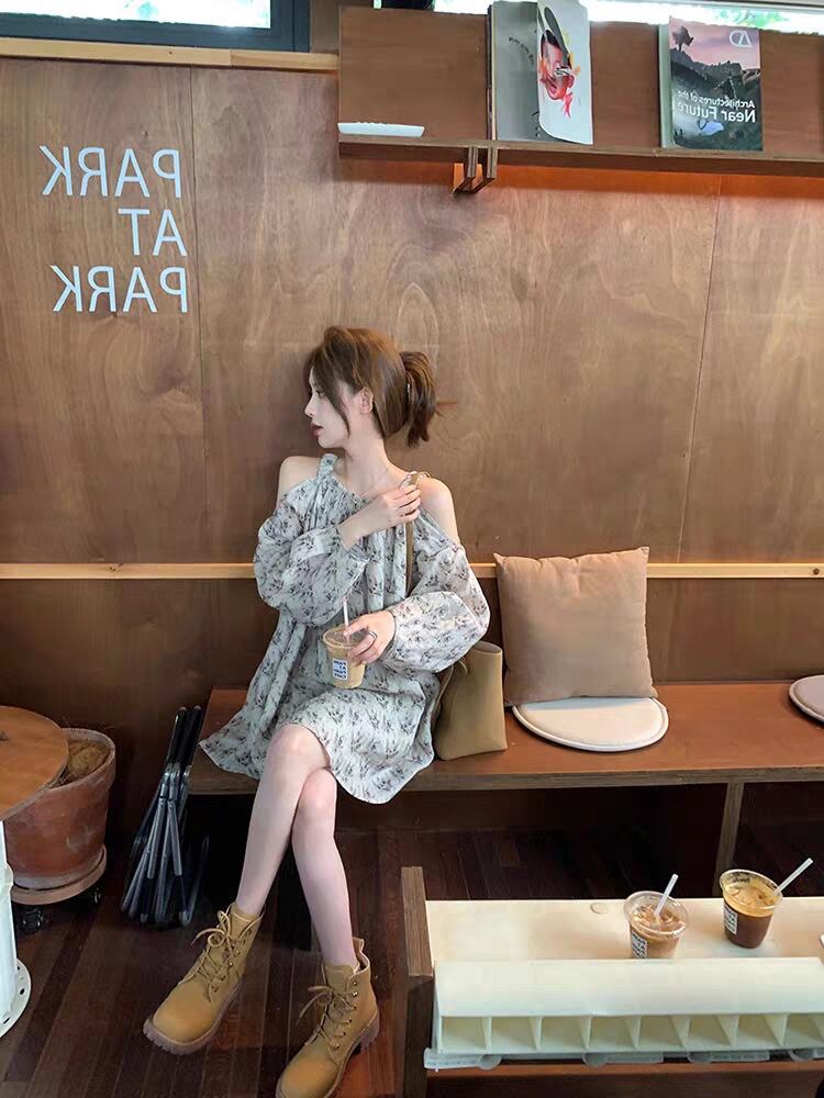 【新作】【送料無料】 花サスペンダードレス女性のための春と夏の 2023 新しいニッチデザインオフショルダー甘いスパイシーな胸フールーズベビードールスカート 0222597183862