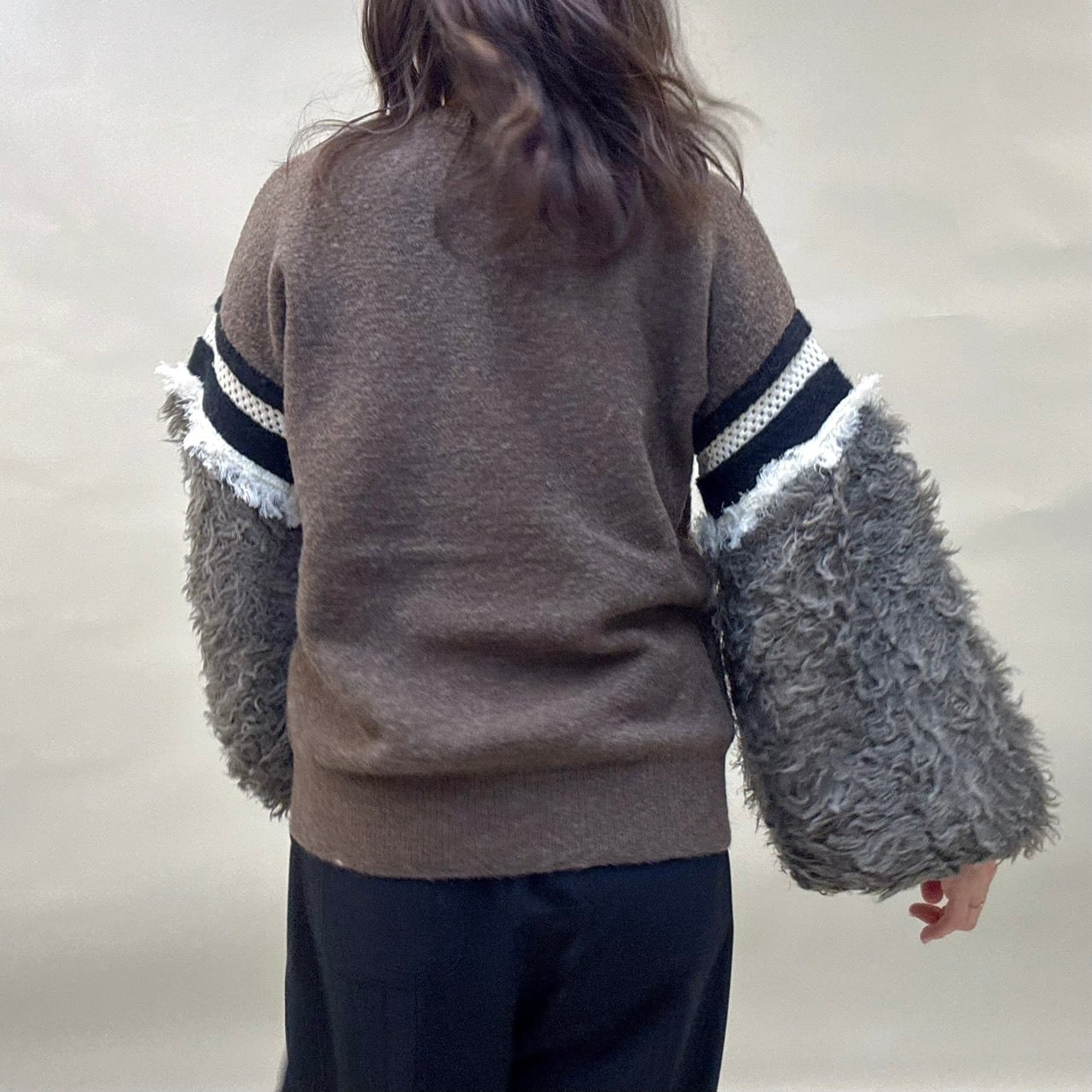 ディニテコリエ　袖ボリュームニットPO