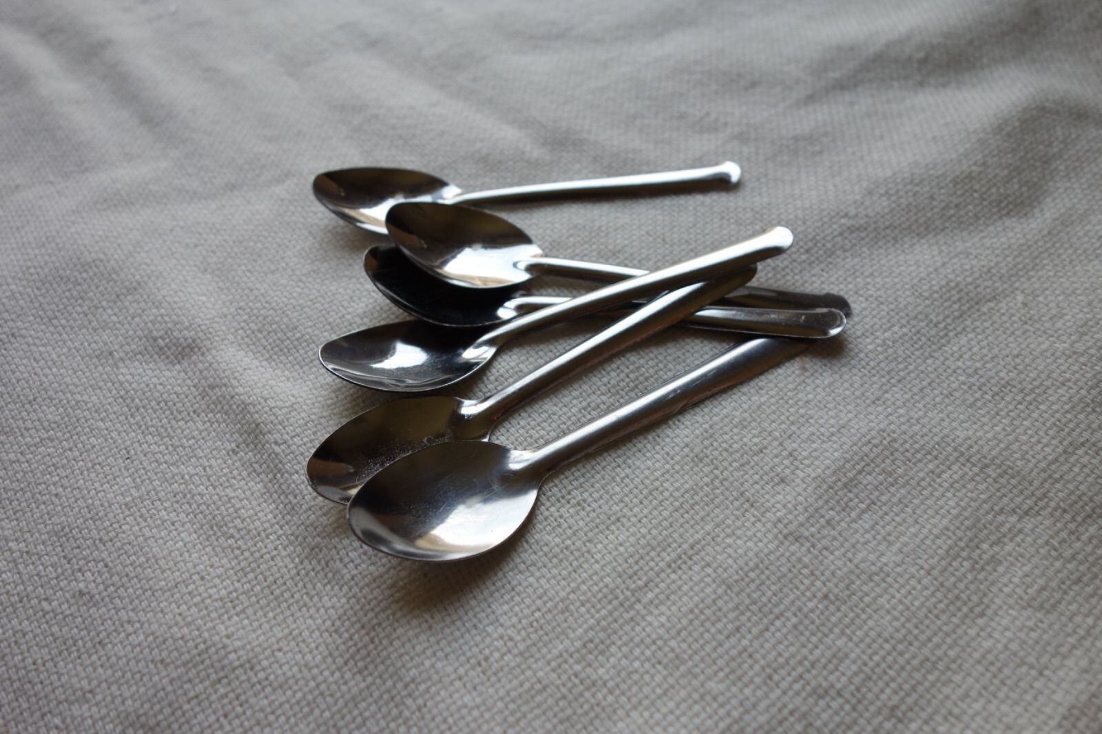 【ステンレス製スプーン〈小〉】ベトナム製スプーン/チェー/デザートスプーン/ティースプーン/レトロ