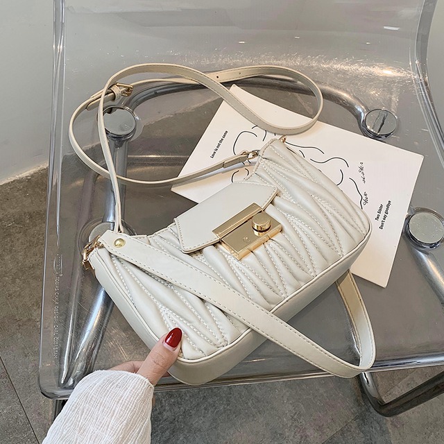 ニッチデザインレディースバッグ2020野生のメッセンジャーバッグネット赤いショルダーバッグ脇の下バッグの人気の新しいトレンディなバージョン Tiancai_Wing_Bag3537539