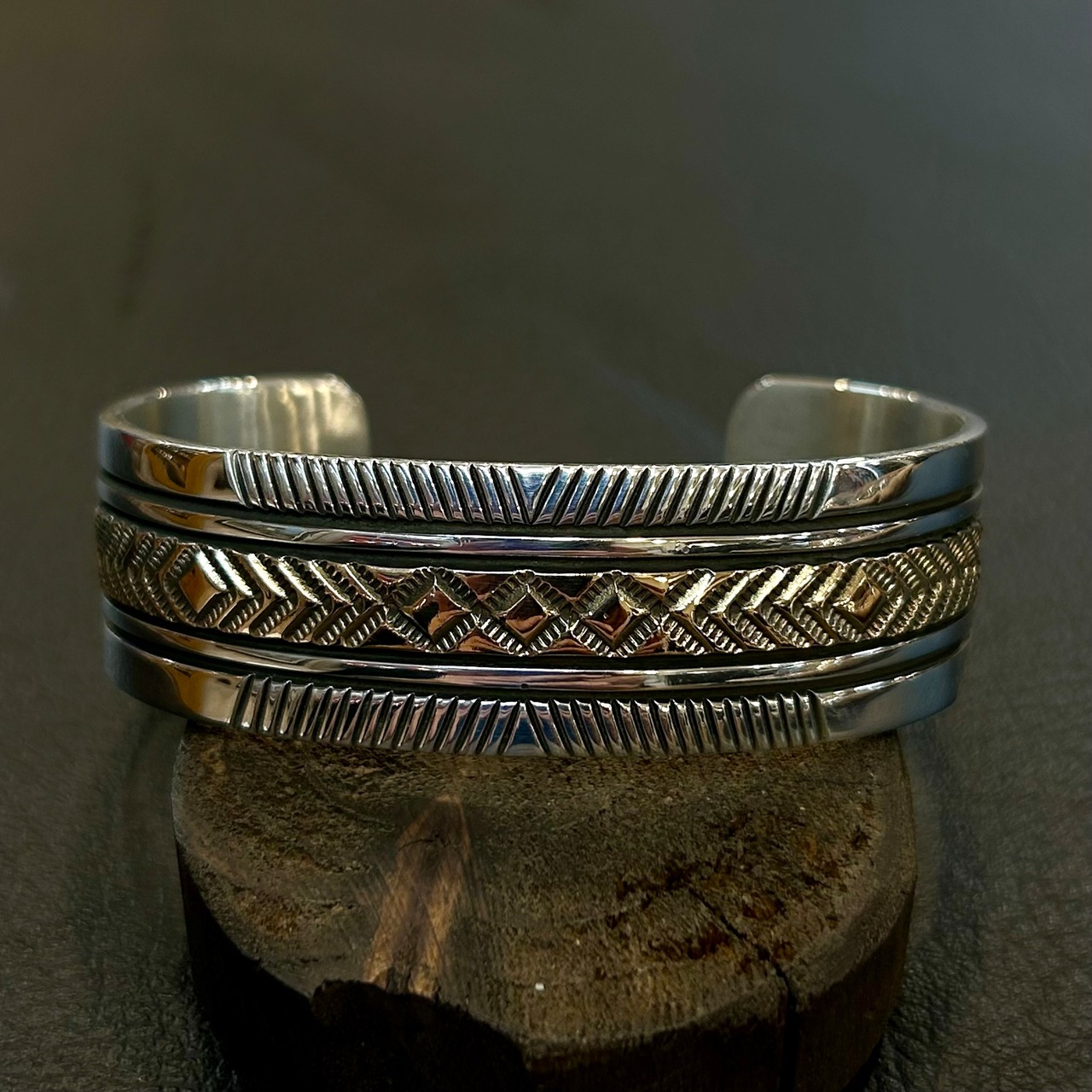 ブルースモーガン（Bruce Morgan）14Kスタンプワークバングル - 3