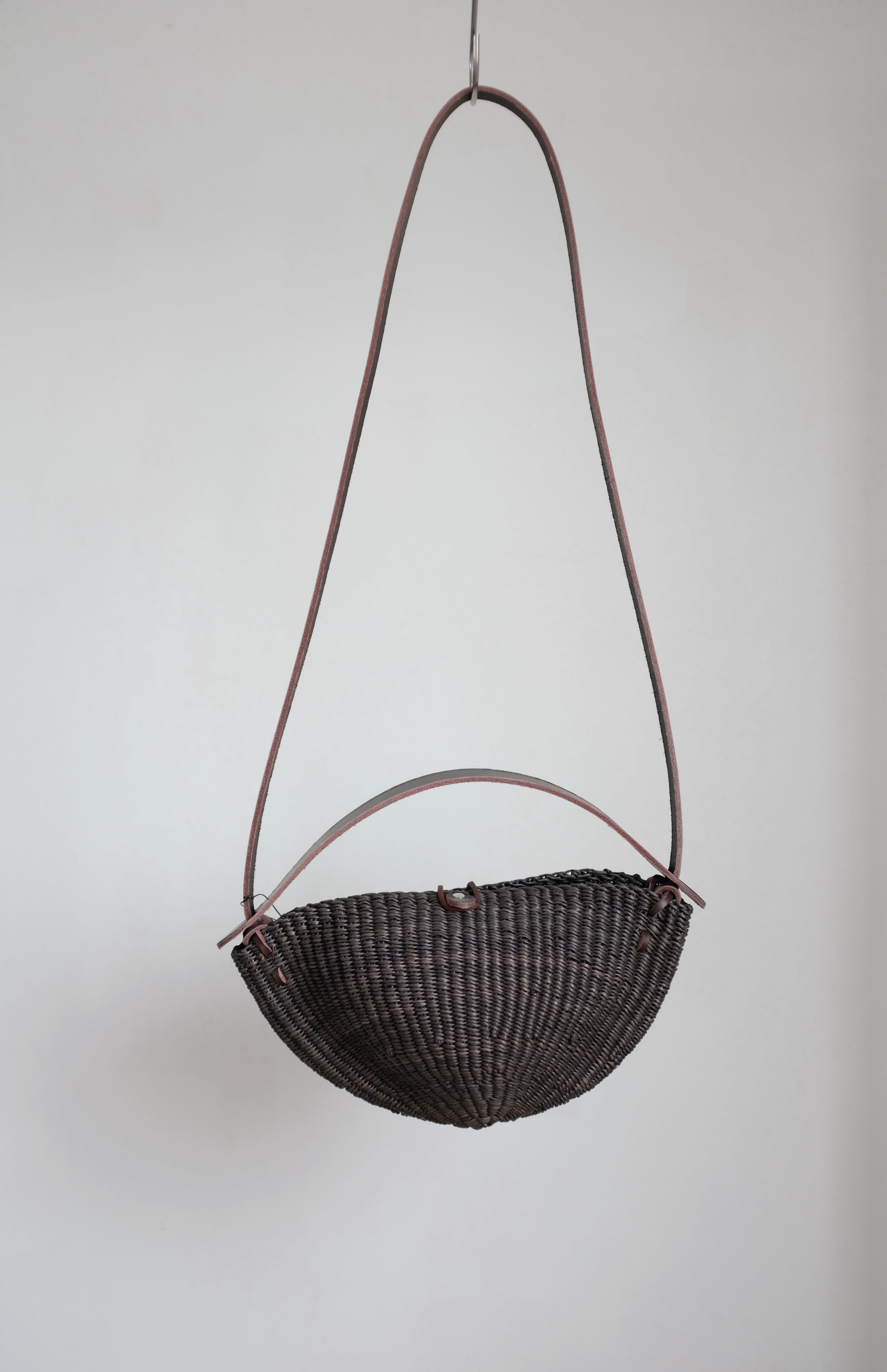 a*.様 INES BRESSAND Walnut Crossbody Bag セール】 Ines Bressand ウォルナットクロスボディーバッグ （かご