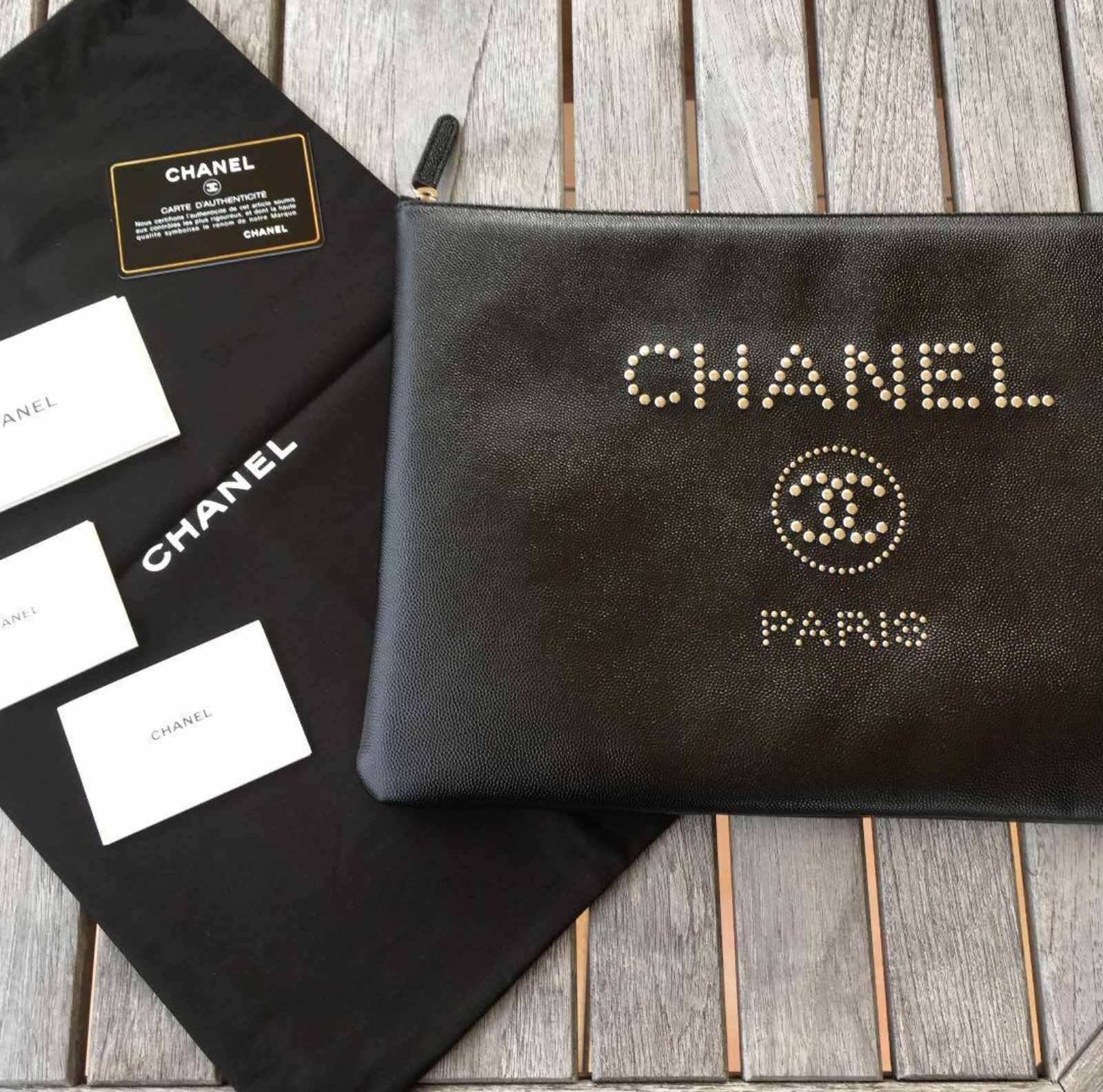 CHANEL シャネル ドーヴィル シルバー スタッズ レザー クラッチバッグ 