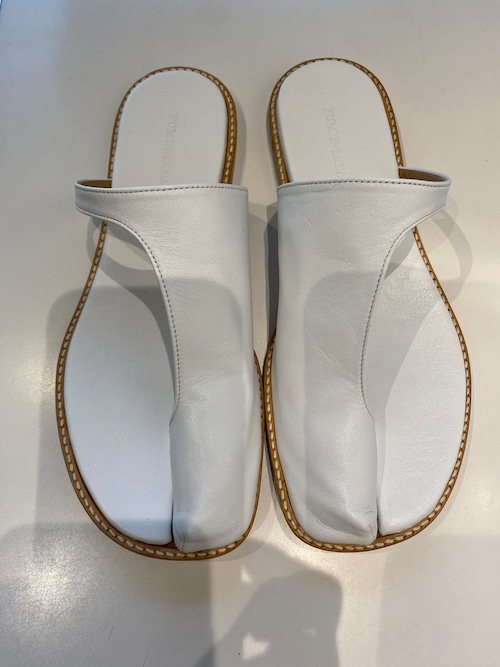 FUMIE＝TANAKA　cover finger sandal