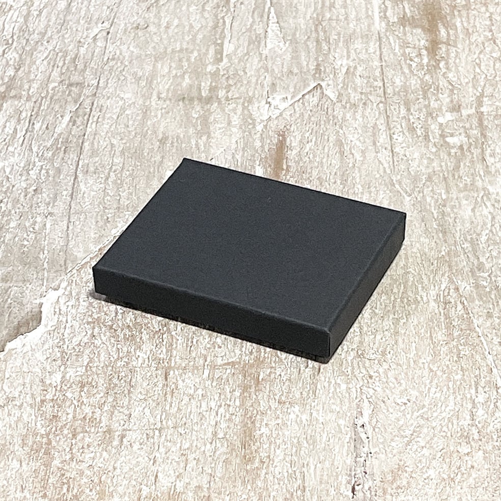 めちゃ薄！ギフトボックス 薄型 貼り箱 M（綿・薄紙付） 90×73×13mm