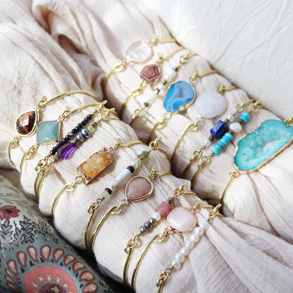 大粒バロックパールとクォーツのバングル | witch/花石:鉱物植物