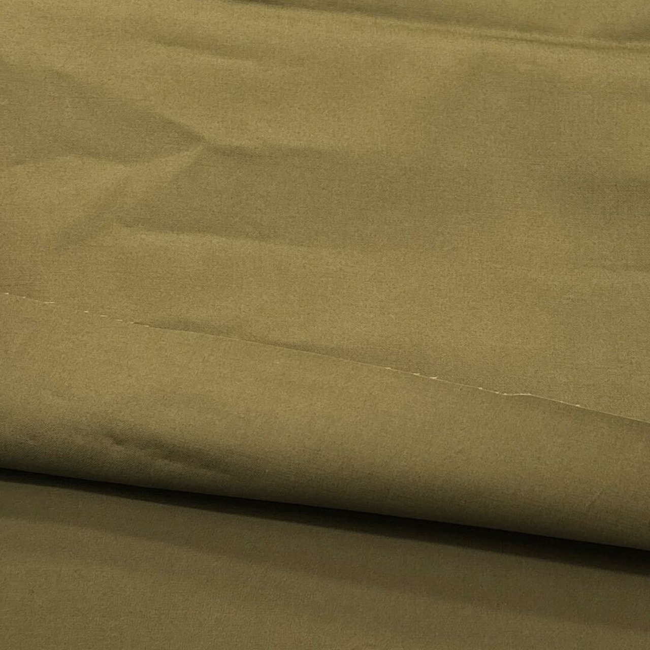 ★AM317◆2m◆ラスト１点！綿ナイロン混ややハリ感ありツイル生地◆カーキ