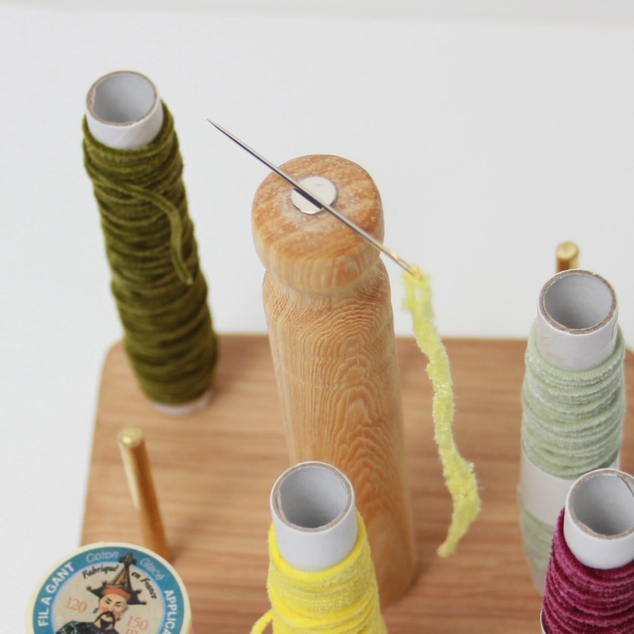 刺繍丸枠スタンド(オークモデル)【木製ハンドル装備、グリップ2種付属