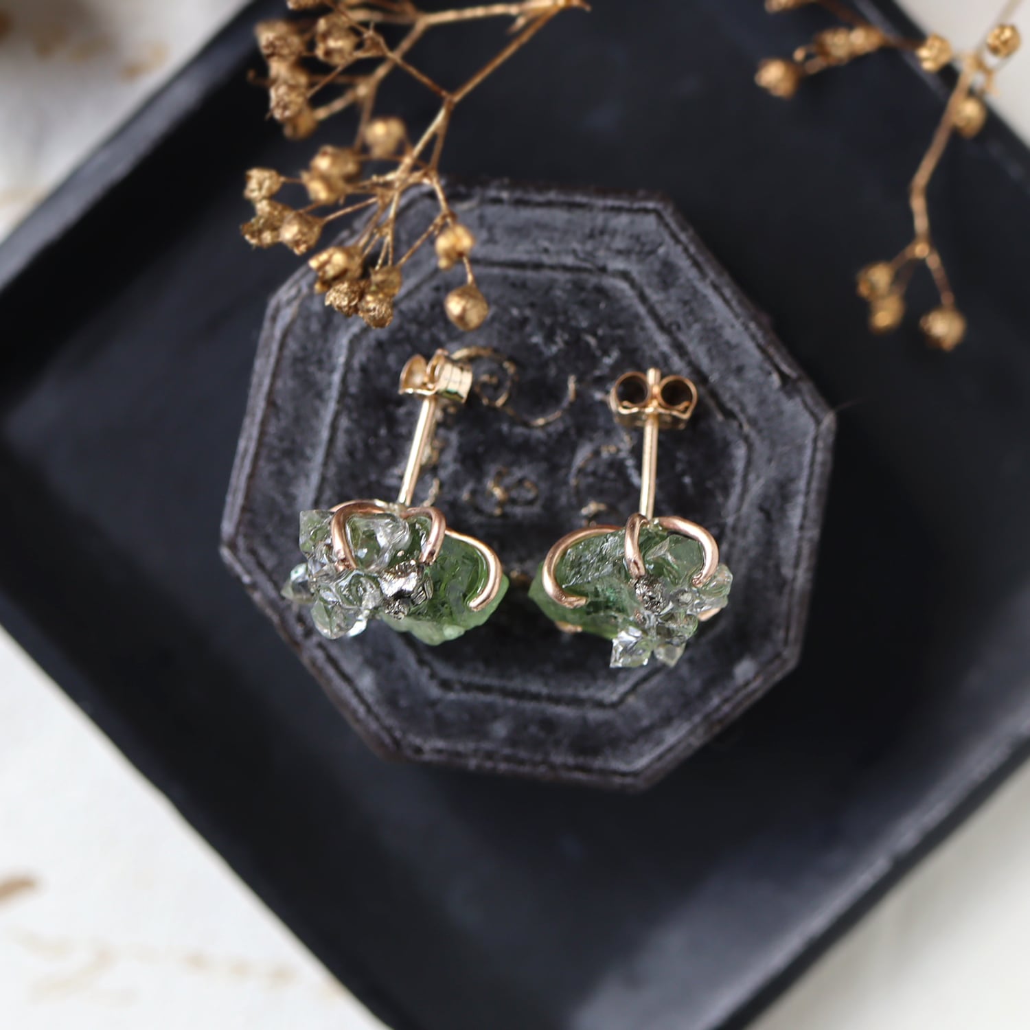 グリーンアパタイトとダイヤモンドクォーツのピアス | witch/花石:鉱物