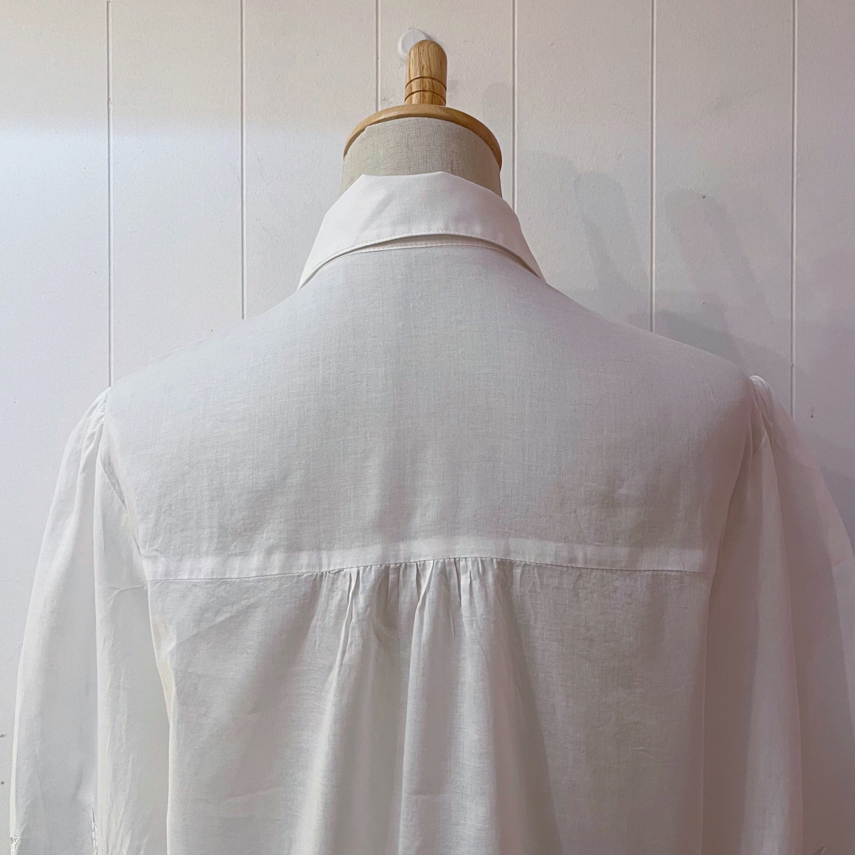 flower embroidery white blouse