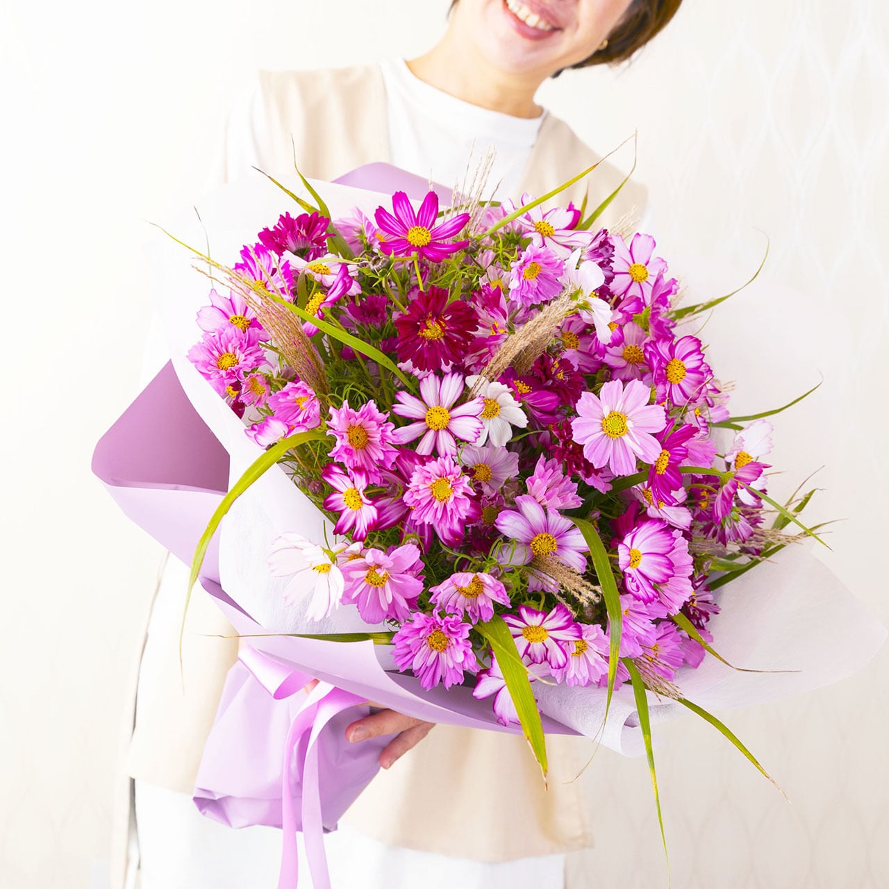 季節を感じる花束 大きめサイズ | 花の宅配便