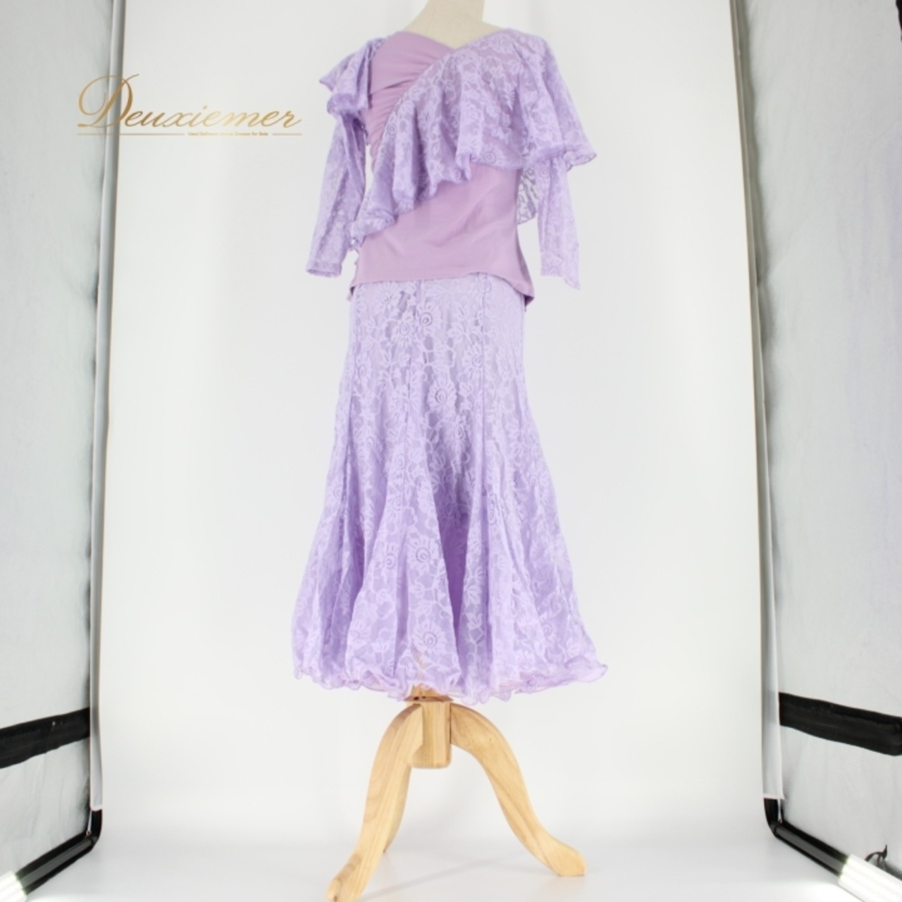 社交ダンス 衣装 スタンダード 上下セット ツーピース レッスンウェア パーティ衣装 ICHIOKU イチオク 薄紫 パープル系 花柄 レース レースアップ スカート フェミニン シルエット ふんわり 伸縮性 トップス 花柄デザイン 袖付き ストレッチ素材 ゴムウエスト パーティー用 ダンスウェア 初心者向け 高品質 普段着 スタイル良い おしゃれ コーディネート 体型カバー 女性用 薄紫系