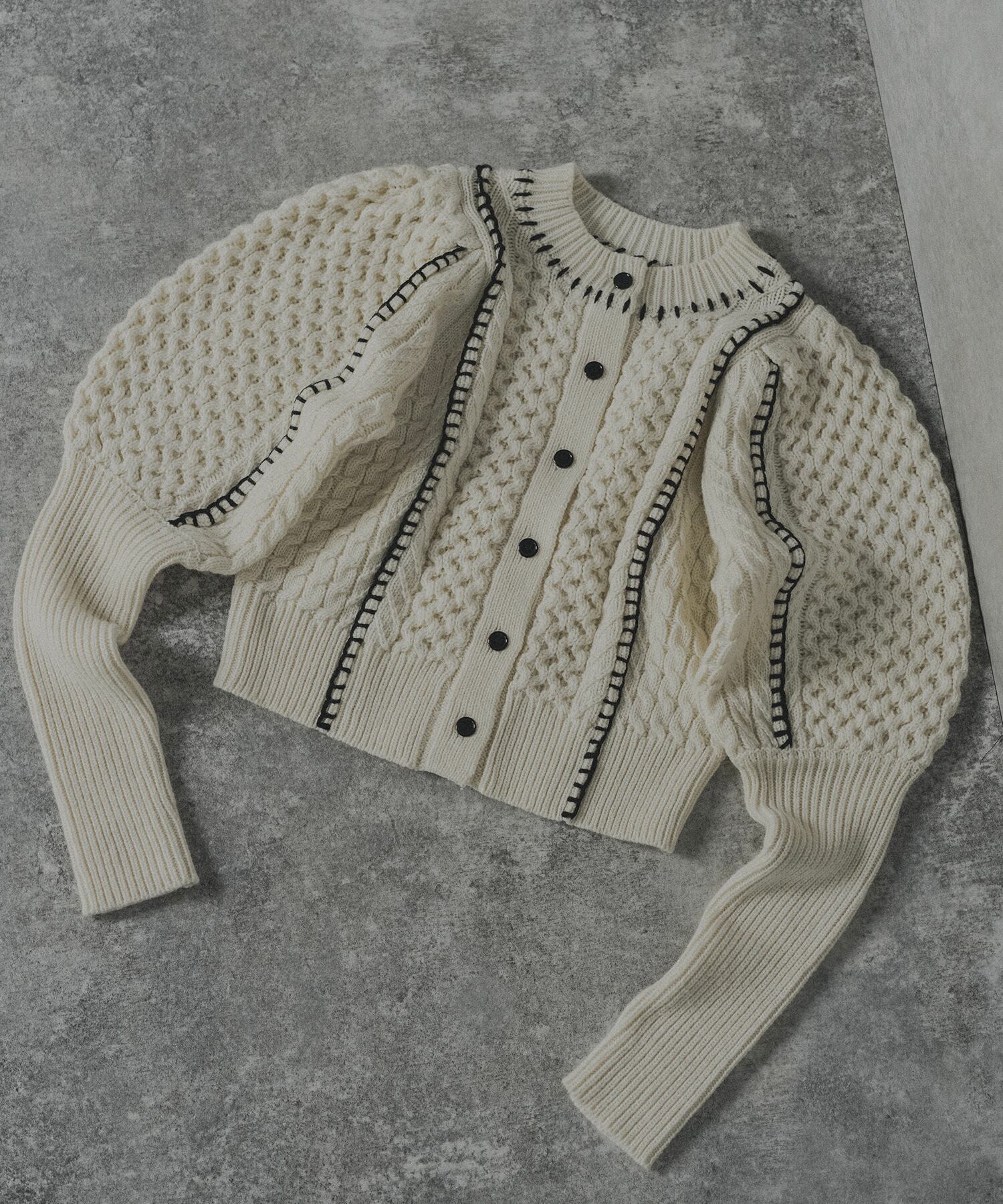 HAND STITCH DESIGN CABLE CARDIGAN (IVORY) | ANOGH