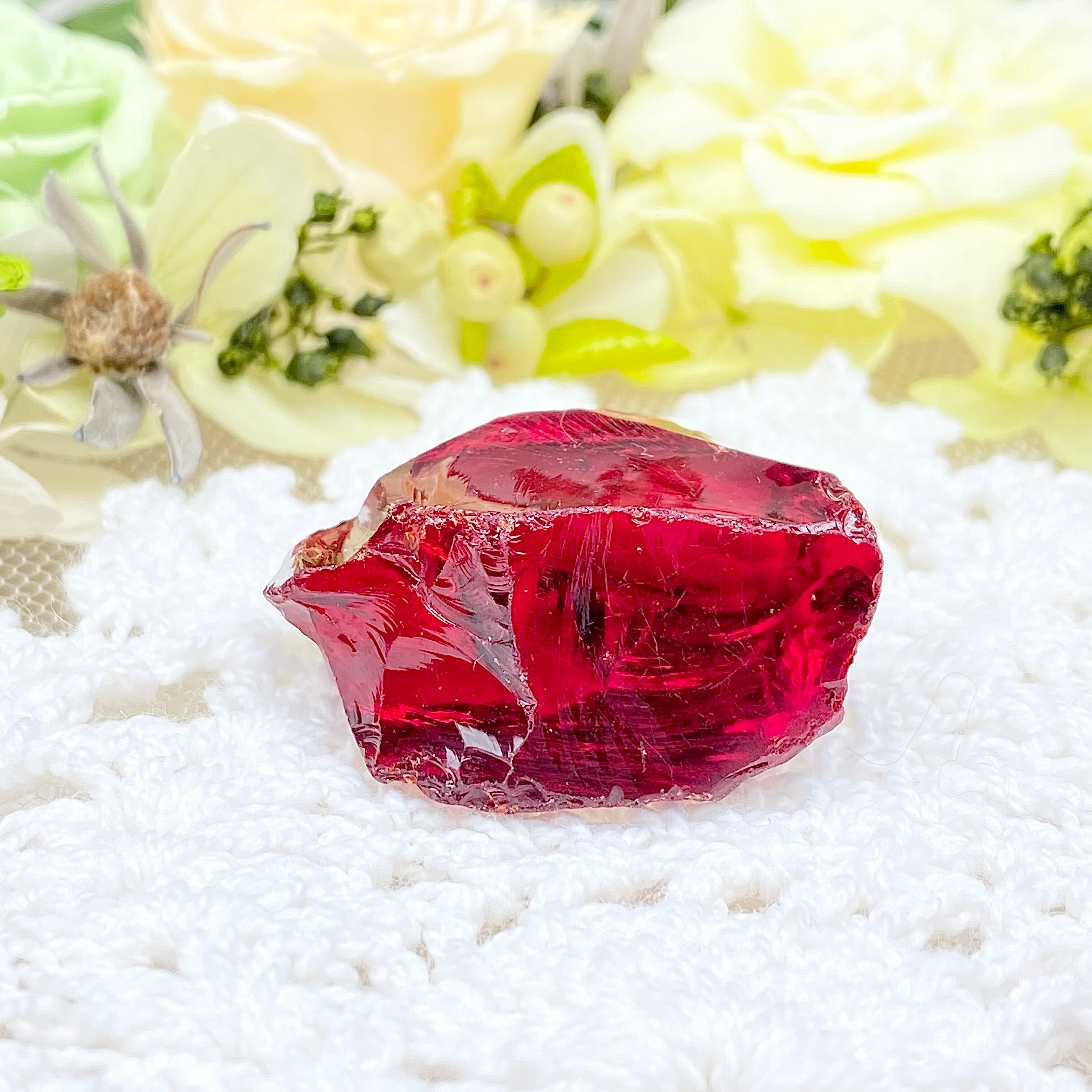 インドネシア産アンダラクリスタル原石 ダークレッド E