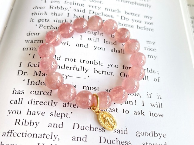 高品質ディープローズクォーツ10mm✧不思議のメダイ✧チャームブレスレット✧シンプルブレスレット✧