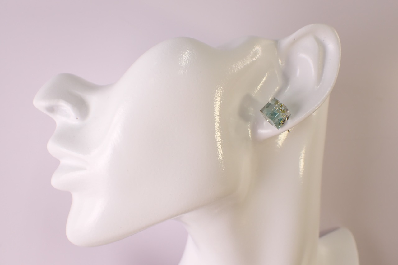 【定期便利用者様限定】アパタイトレジンピアス　 [D11‐216]