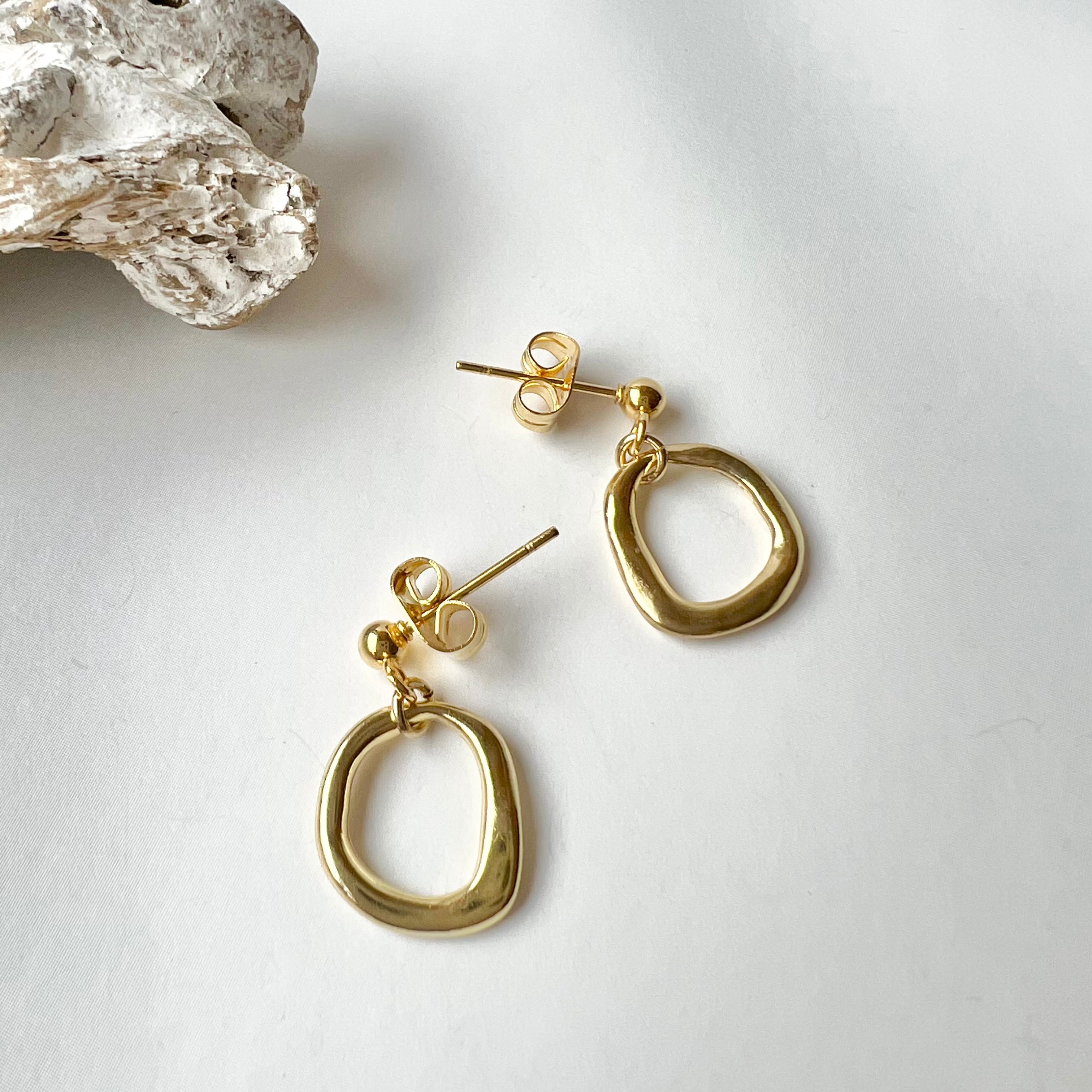 TVドラマ着用// ラフミニフープピアス・イヤリング | Handmade