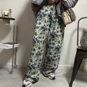 flower pattern tuck straight pants【Off white】