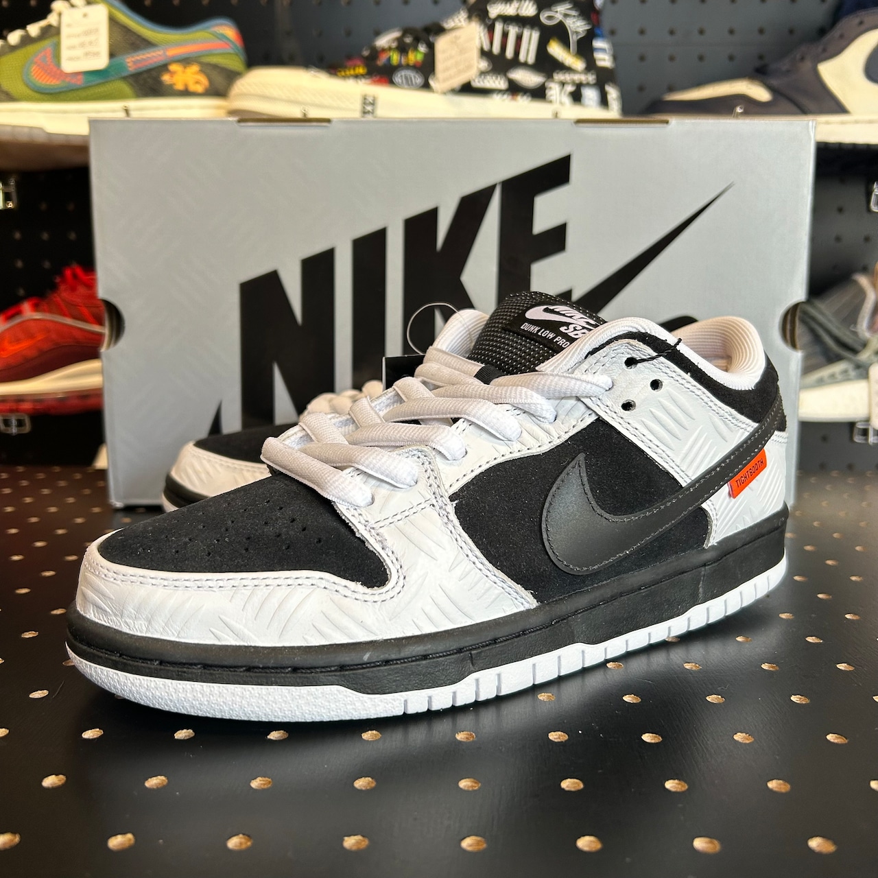 TIGHTBOOTH × Nike SB Dunk Low Pro QS "Black and White" SP BOX US8/26cm