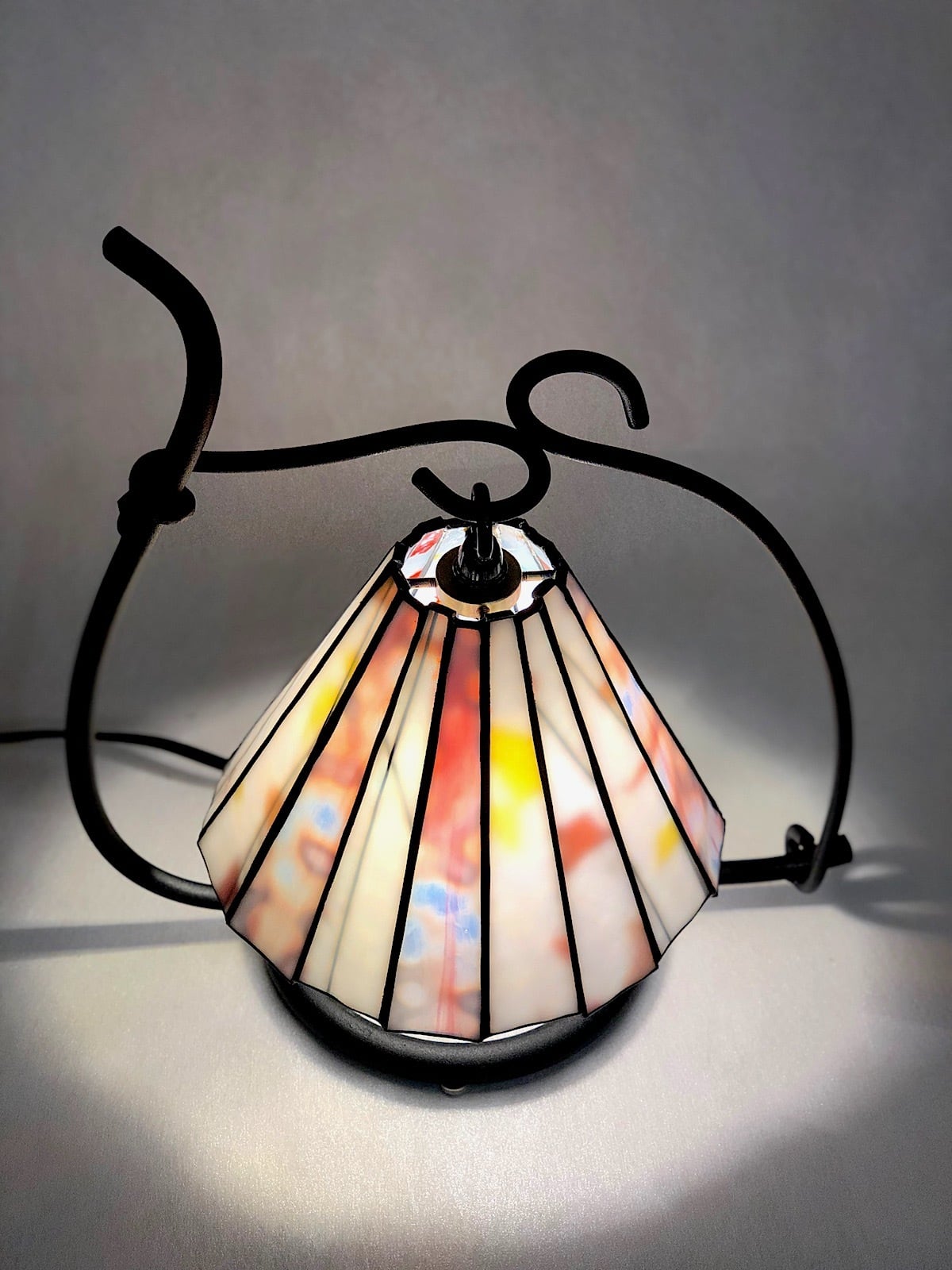 ステンドグラスランプシェード（フラクチャーandホワイティピンク