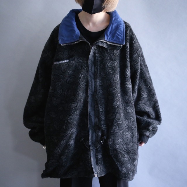 "reversible" bi-color tech design and full pattern fleece design blouson