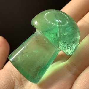 25.透明度有り✩キノコフローライト置物